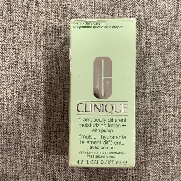 Clinique Dramatically Different Lotion - Picture 2 of 6